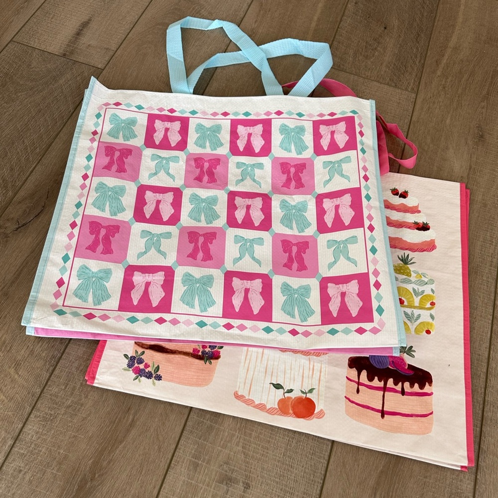 Homegoods TJMaxx Marshalls Viral Cake & Pink Blue Bow Print Tote Bags NWOT